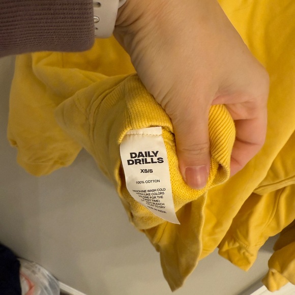 Daily Drills Crewneck in Sunny XS/S - Picture 4 of 4